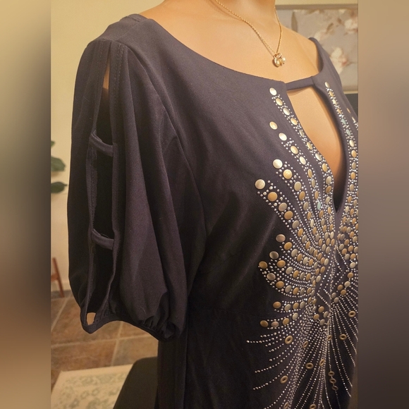 Elegant Black and Gold Embellished Cut Out Dress - Picture 3 of 9